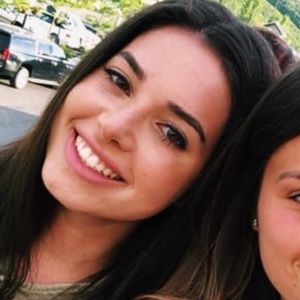 Meet your Posher, Mia